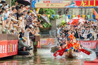 巴兹利：我当年KO鲁尼那一拳真准，愿跟他再打一场卖票钱做慈善